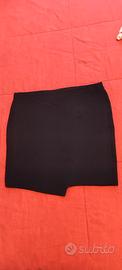Gonna corta poliestere Bershka S nera