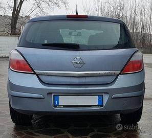OPEL Astra H Berlina (04>07) PORTELLONE POSTERIORE