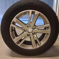 Cerchi in lega con gomme 215/65/R17