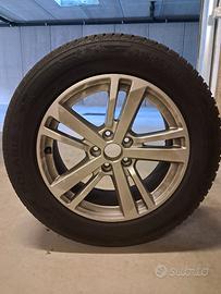 Cerchi in lega con gomme 215/65/R17