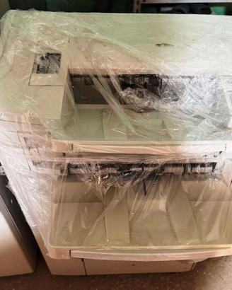 Ricoh Finisher SR970 fascicolatore per pinzare o p