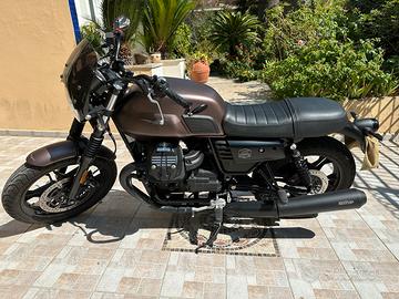 Moto Guzzi V7 III 2021