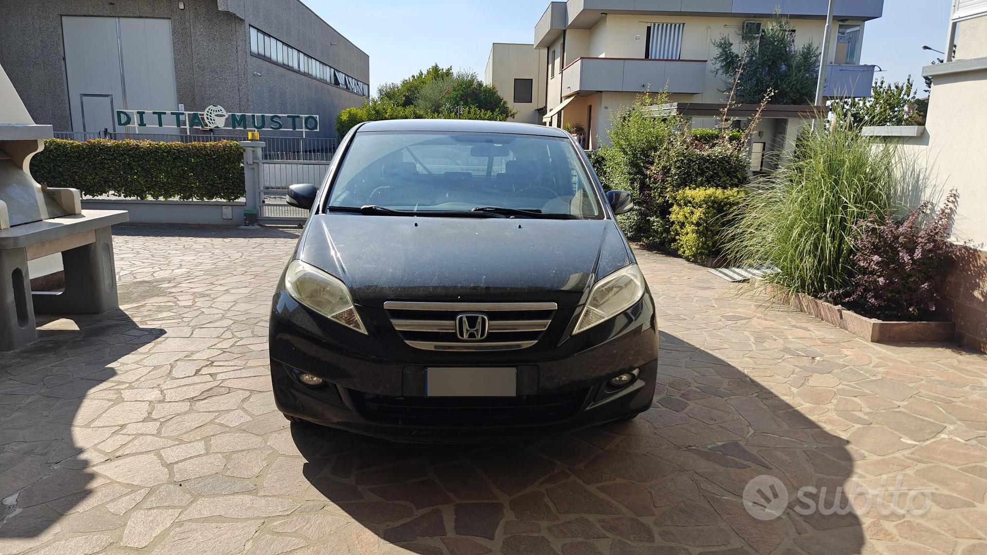 Honda Fr-V 2006 photo 2