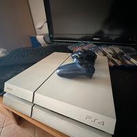 PS4 + giochi + pad + postazione