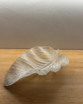 Svuotatasche in vetro satinato a forma di foglia