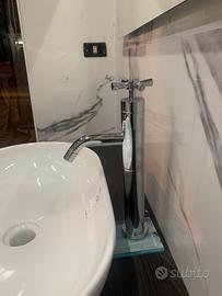 Rubinetto lavabo alto e bidet