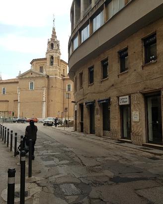 Locale Commerciale zona CENTRO