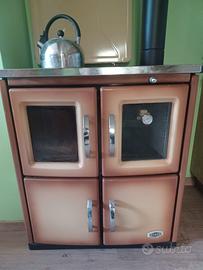 Stufa a legna con forno integrato