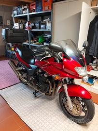 Kawasaki ZR750F