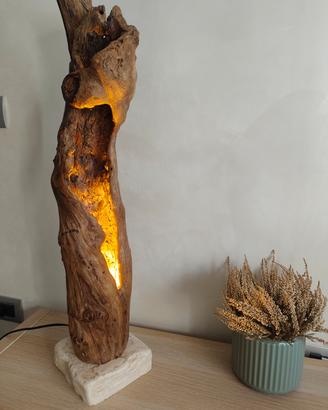 lampada in legno 
