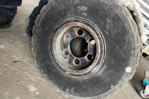 PNEUMATICI PER CARRELLI ELEVATORI