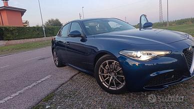 Alfa Romeo Giulia 2.2 TD 136 CV AT8 Business