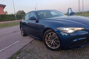 Alfa Romeo Giulia 2.2 TD 136 CV AT8 Business