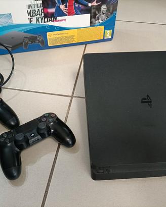 PlayStation 4 +2 controller+3 giochi fifa23