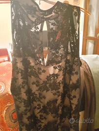 Maglia scollata pizzo nero floreale 