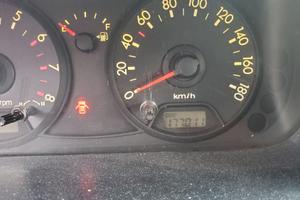Auto per esportazione o pezzi di ricambio