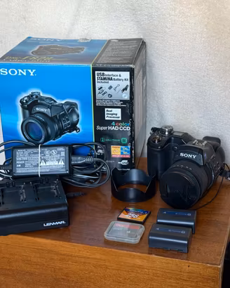 Sony Cyber-shot DSC-F828 completa di scatola