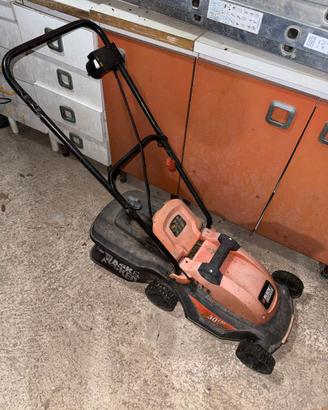 Tagliaerba Black & Decker a filo