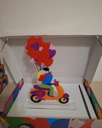 marco lodola, statuetta in plexiglass kiss 