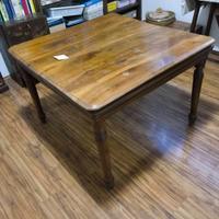 Tavolo in noce nazionale