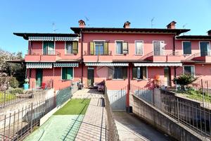 VILLA A SCHIERA A BARBARIGA