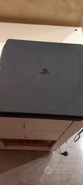 PLAYSTATION  4