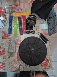 Piatto tirapugni musicale con attrezzi