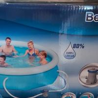 Piscina e pompa filtro