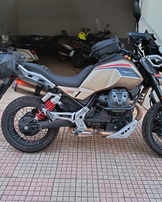 Moto Guzzi V85 TT Travel ( 2025 )