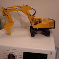 modellino escavatore
