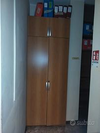 Armadio in legno doppia anta
