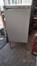 Congelatore verticale WEGA a 4 cassetti 120L