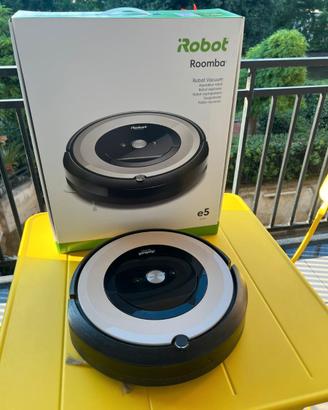 Robot Aspirapolvere iRobot Roomba e5 +Virtual Wall