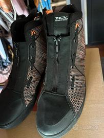 Scarpe da moto marca TCX modello Air numero 47.