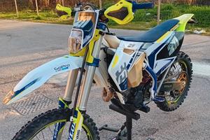 Moto Husquarna 350 Rock Edition