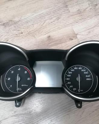 Alfaromeo Stelvio Giulia 2019 infotainment