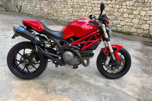 Ducati Monster 796 plus