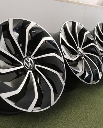 Cerchi in lega Volkswagen Golf GTI Variant 17