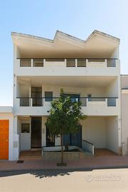 Locale uso Ufficio-Primo Piano+Cantina+Posto Auto