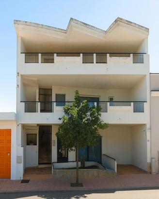 Locale uso Ufficio-Primo Piano+Cantina+Posto Auto