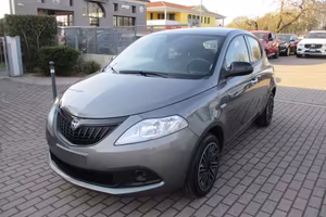 Lancia Ypsilon 1.0 firefly hybrid Silver s&s 70cv