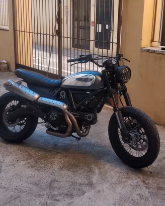 ducati scrambler  800  2018  km 14000. per ricambi