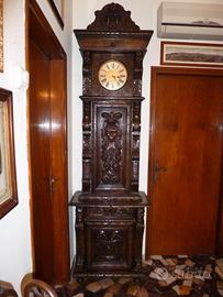 Antico stupendo Orologio a Torre. Bassorilievi