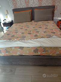 Letto matrimoniale con contenitore