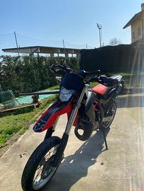 Aprilia 125 motard