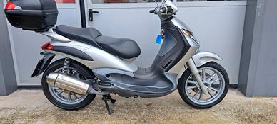 Piaggio Beverly 200