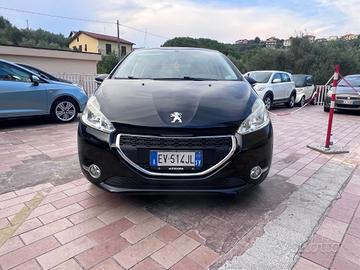 Peugeot 208 1.4 HDi 68 CV 5 porte Allure
