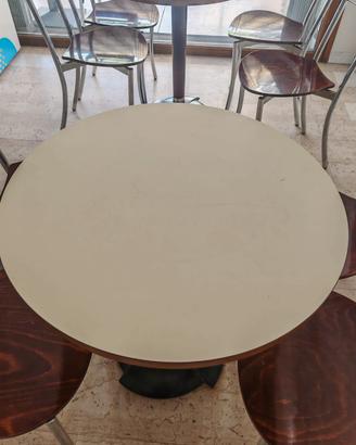 tavolini e seggiole da bar