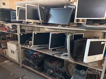 Monitor funzionanti 15 euro cad