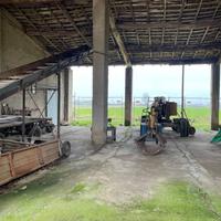 a Lonato d/G Rustico indipendente con magazzini e